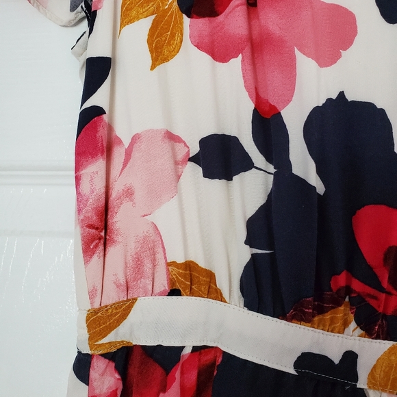 OLD NAVY Floral Dress - Picture 6 of 7